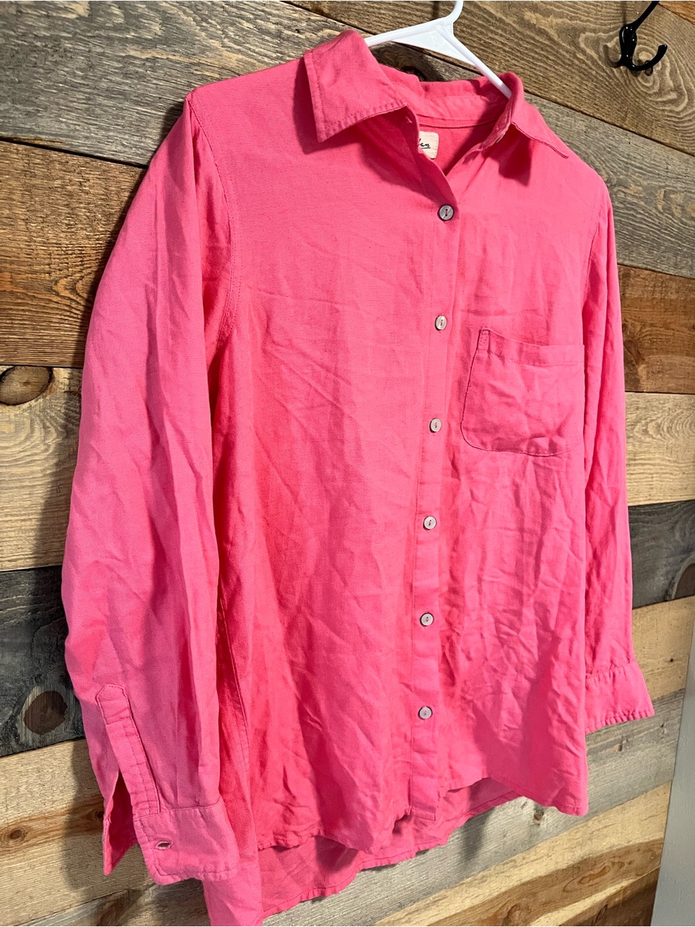 Woman’s Elan linen Long-Sleeve Button-Up Shirt in Bright Pink